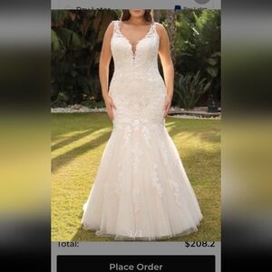 Elegant Lace Mermaid Wedding Dress